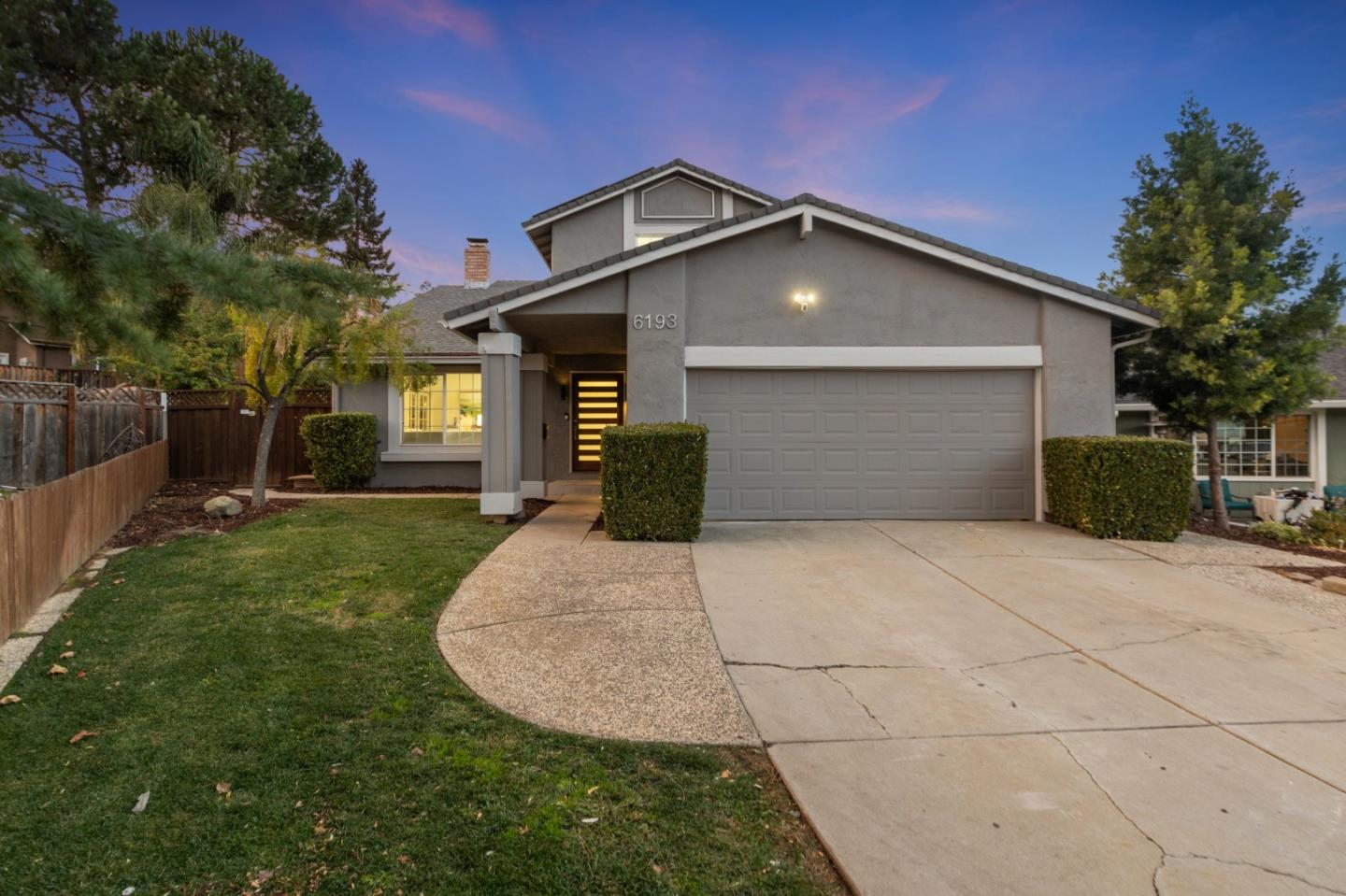 Detail Gallery Image 1 of 31 For 6193 Rocky Glen Ct, San Jose,  CA 95123 - 4 Beds | 2/1 Baths