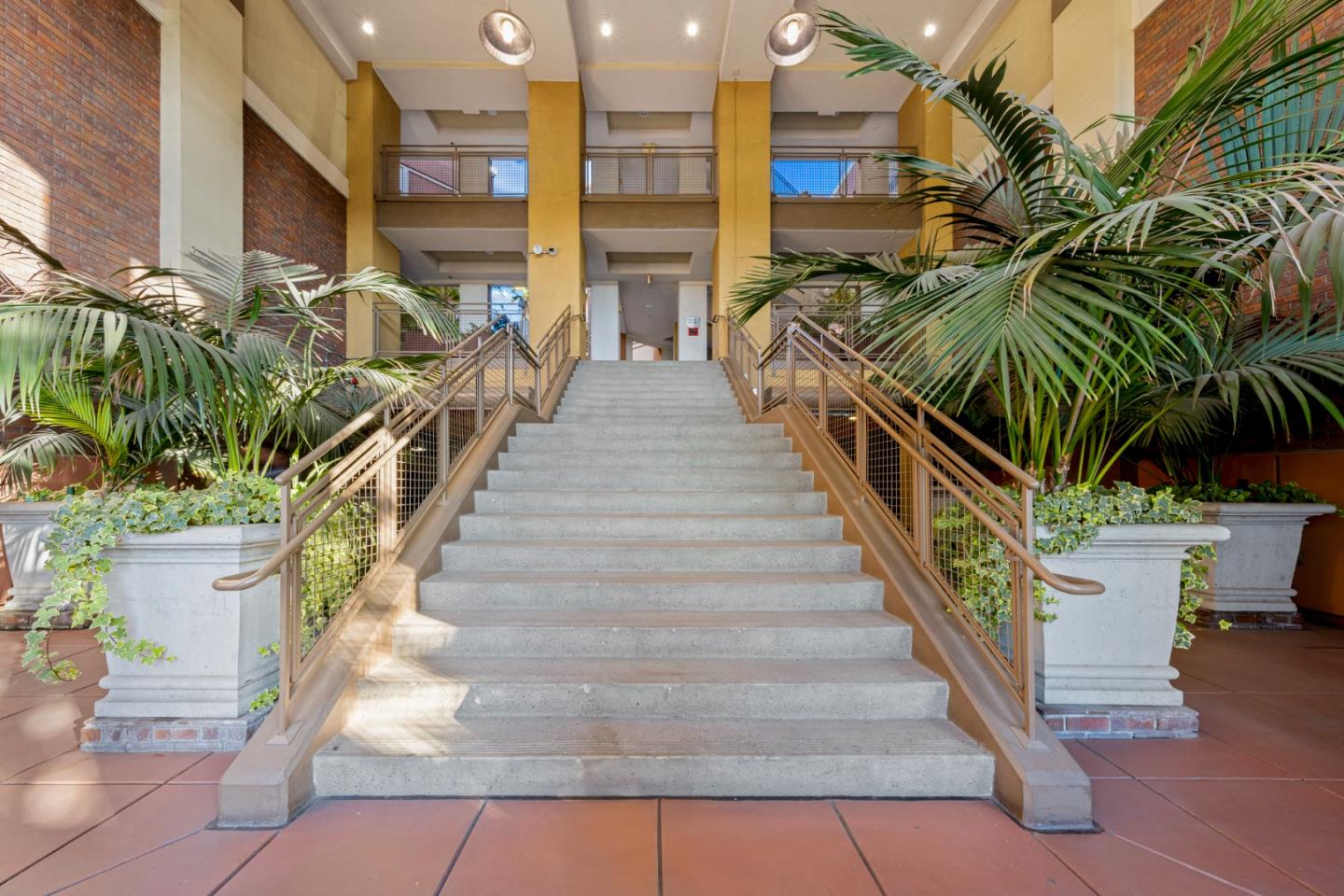 Detail Gallery Image 4 of 21 For 809 Auzerais Ave #356,  San Jose,  CA 95126 - 1 Beds | 1 Baths