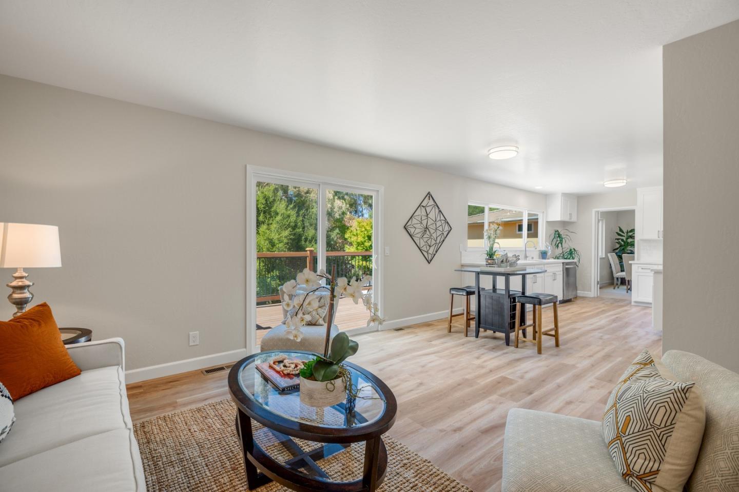 Detail Gallery Image 13 of 41 For 1637 Hyde Dr, Los Gatos,  CA 95032 - 5 Beds | 2/1 Baths