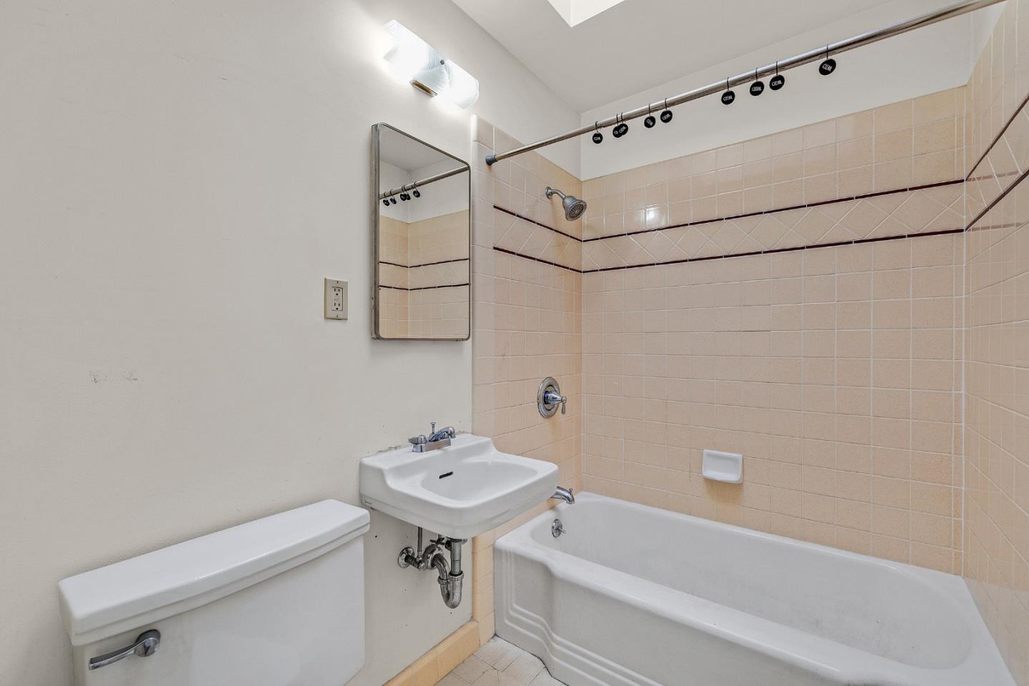 Detail Gallery Image 17 of 31 For 3001 San Bruno Ave, San Francisco,  CA 94134 - – Beds | – Baths