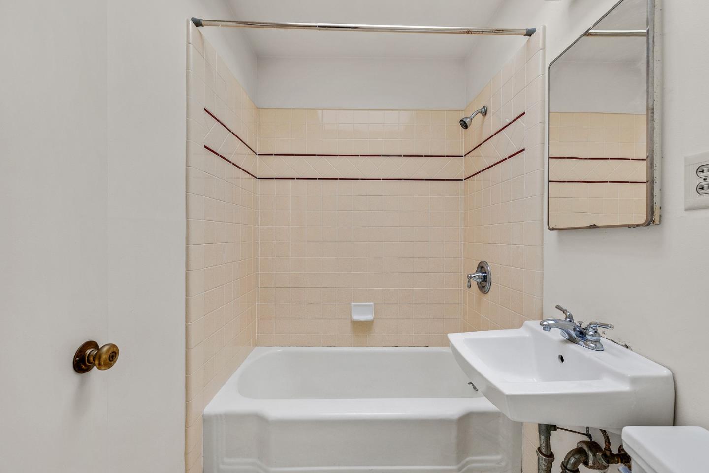 Detail Gallery Image 7 of 31 For 3001 San Bruno Ave, San Francisco,  CA 94134 - – Beds | – Baths