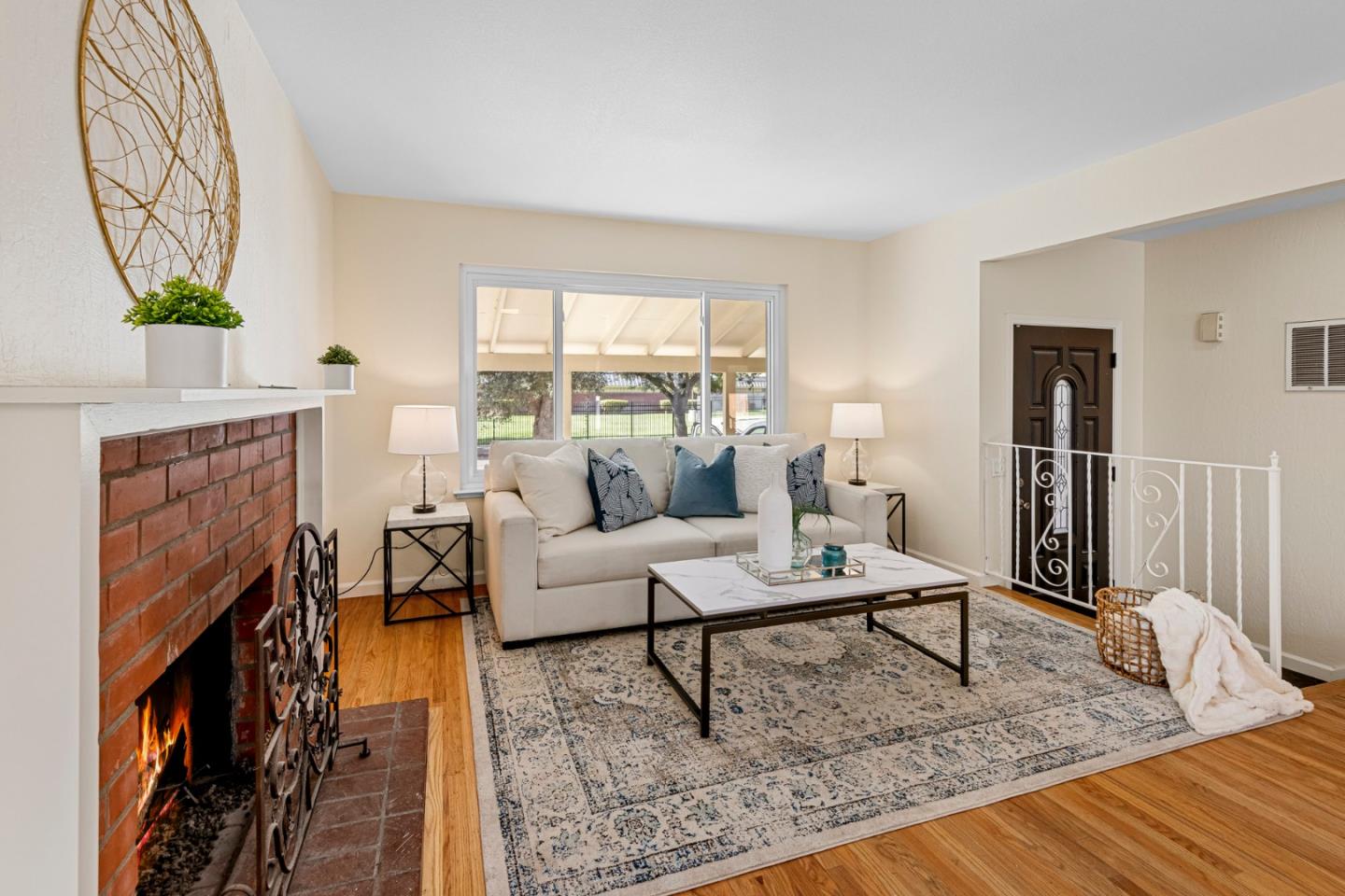 Detail Gallery Image 4 of 48 For 5028 Edenview Dr, San Jose,  CA 95111 - 3 Beds | 2/1 Baths