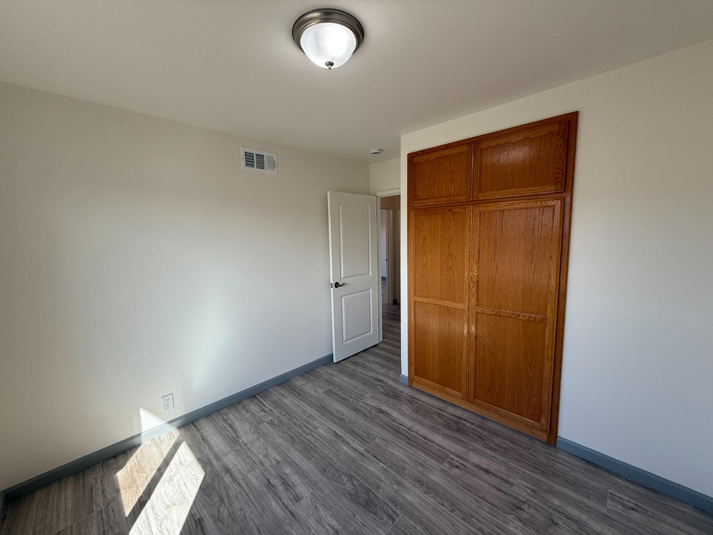 Detail Gallery Image 8 of 18 For 21 Emerald Ct, South San Francisco,  CA 94080 - 3 Beds | 1 Baths