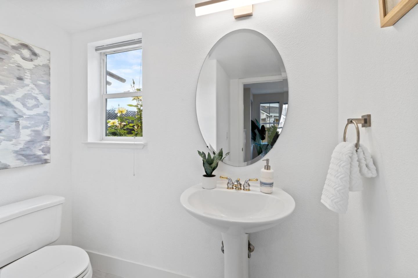 Detail Gallery Image 11 of 37 For 954 Baines St, East Palo Alto,  CA 94303 - 4 Beds | 2/1 Baths