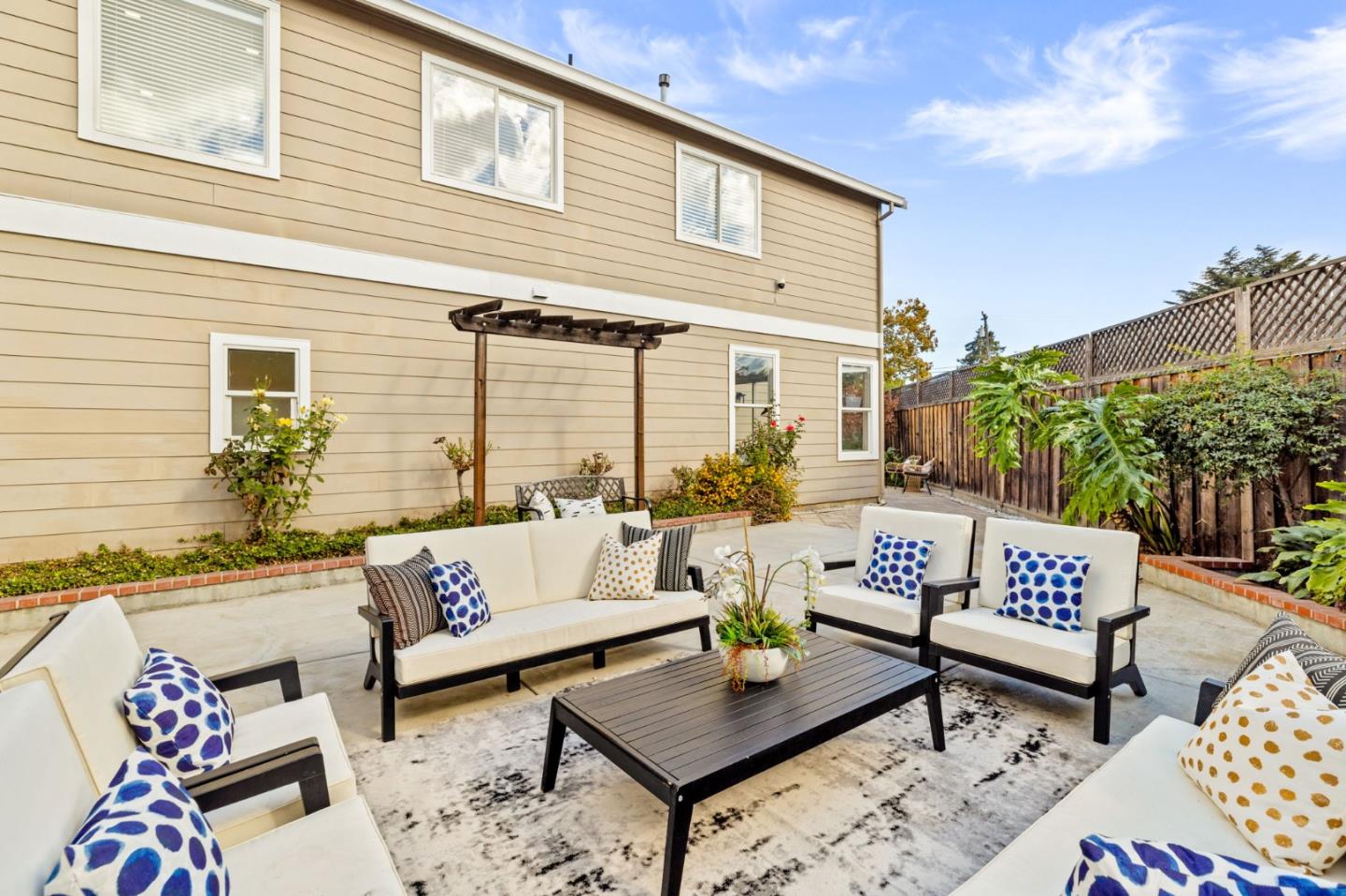 Detail Gallery Image 36 of 37 For 954 Baines St, East Palo Alto,  CA 94303 - 4 Beds | 2/1 Baths