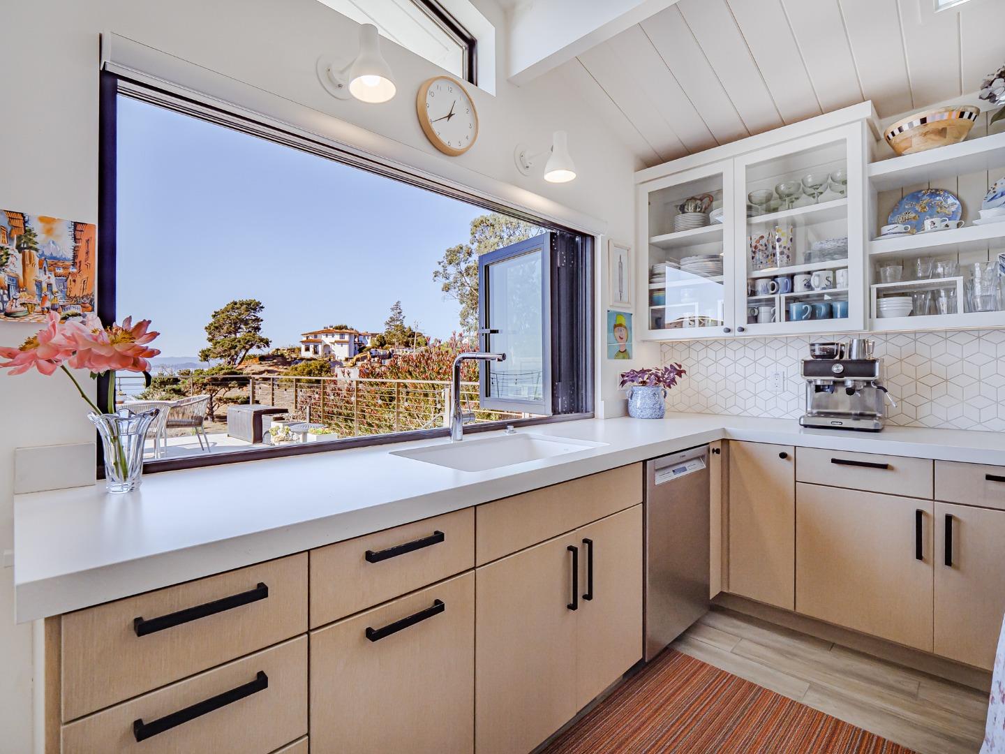 Detail Gallery Image 26 of 97 For 249 via Concha, Aptos,  CA 95003 - 3 Beds | 3/1 Baths