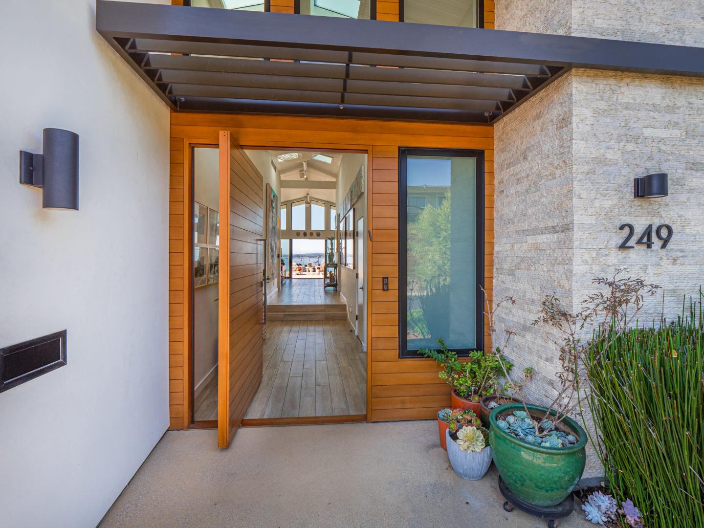 Detail Gallery Image 8 of 97 For 249 via Concha, Aptos,  CA 95003 - 3 Beds | 3/1 Baths