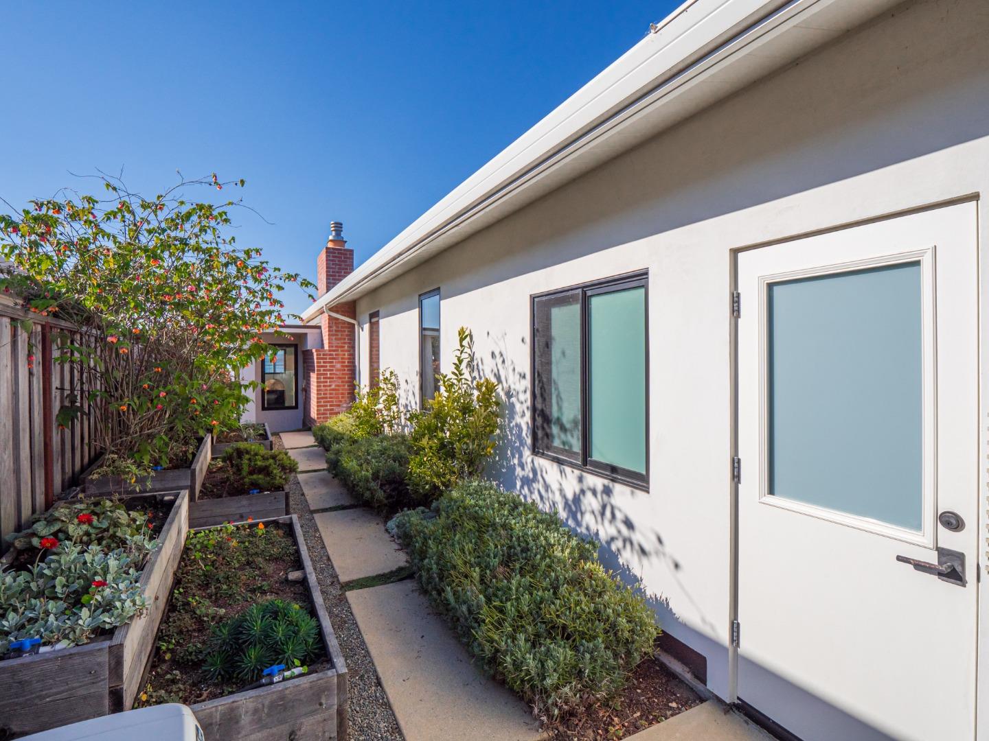 Detail Gallery Image 86 of 97 For 249 via Concha, Aptos,  CA 95003 - 3 Beds | 3/1 Baths