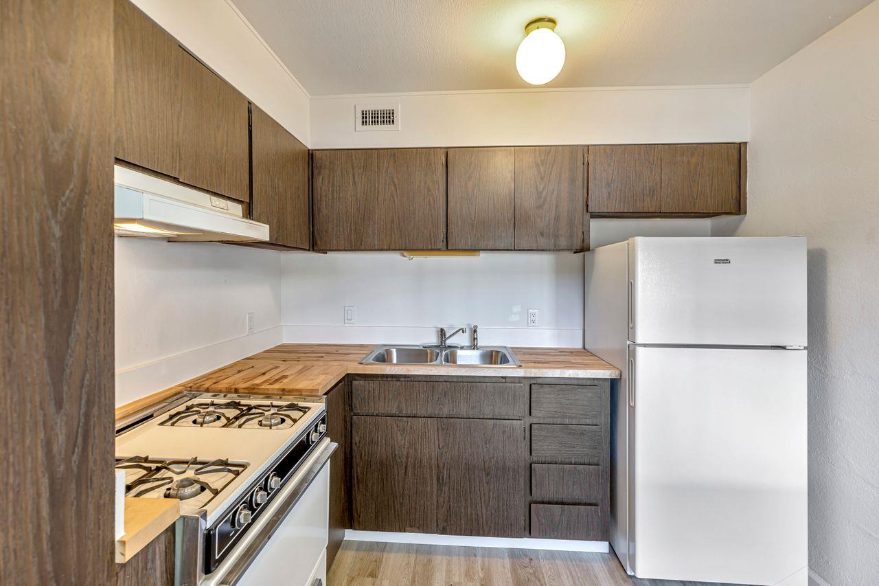 Detail Gallery Image 12 of 50 For 500 Glenwood Cir #214,  Monterey,  CA 93940 - 1 Beds | 1 Baths