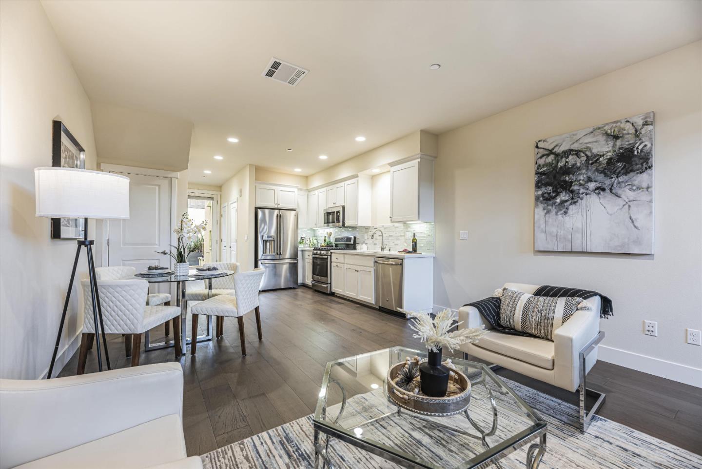 Detail Gallery Image 1 of 34 For 166 Tilton, San Mateo,  CA 94401 - 2 Beds | 2 Baths