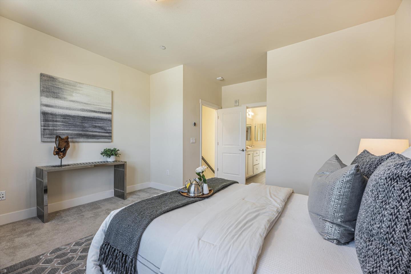 Detail Gallery Image 15 of 34 For 166 Tilton, San Mateo,  CA 94401 - 2 Beds | 2 Baths