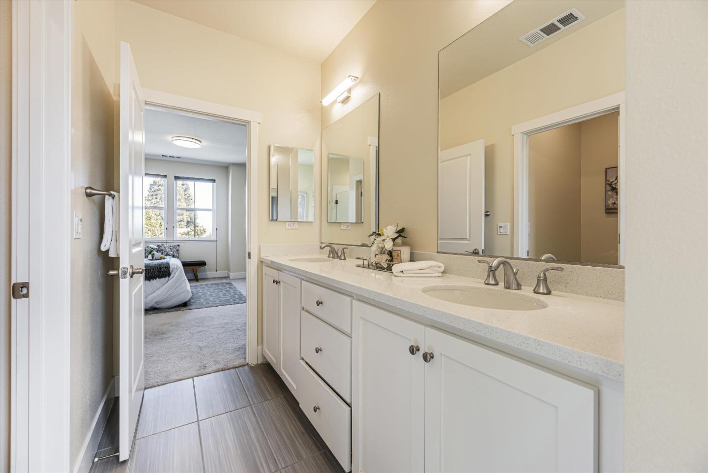 Detail Gallery Image 23 of 34 For 166 Tilton, San Mateo,  CA 94401 - 2 Beds | 2 Baths