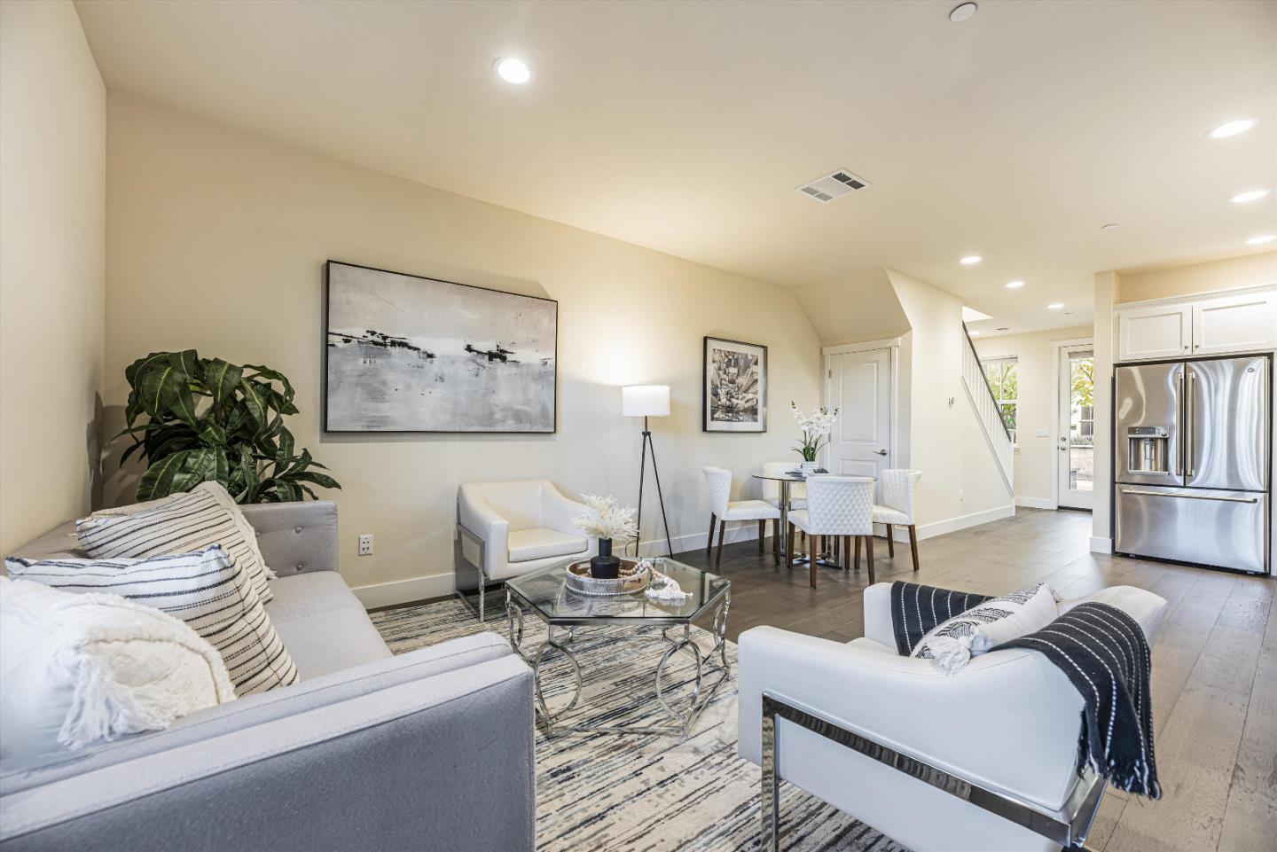 Detail Gallery Image 6 of 34 For 166 Tilton, San Mateo,  CA 94401 - 2 Beds | 2 Baths