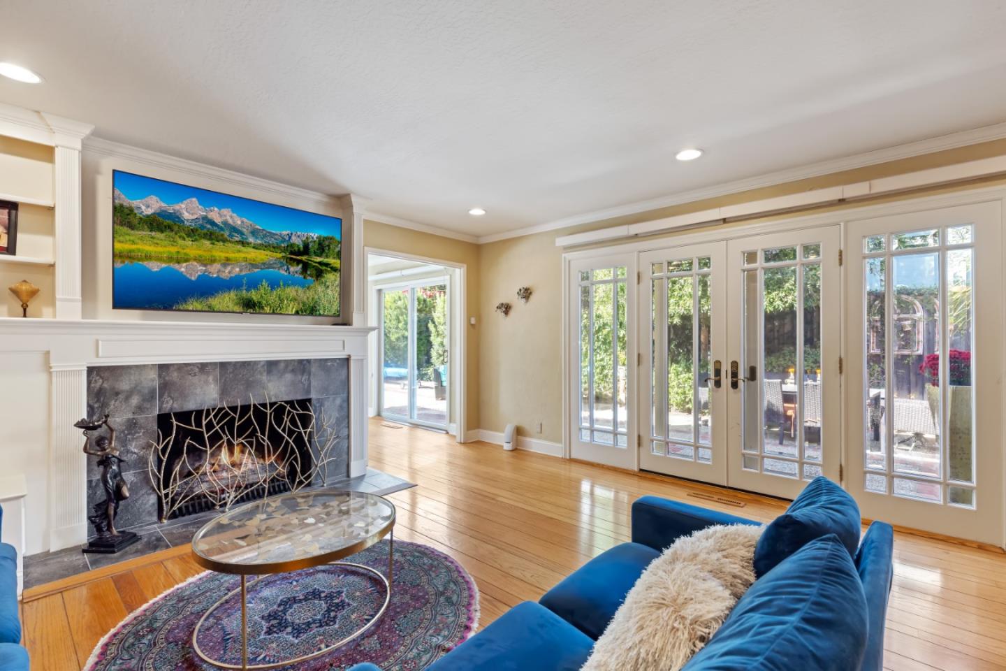 Detail Gallery Image 8 of 31 For 1990 Scott Ln, Los Altos,  CA 94024 - 4 Beds | 2 Baths