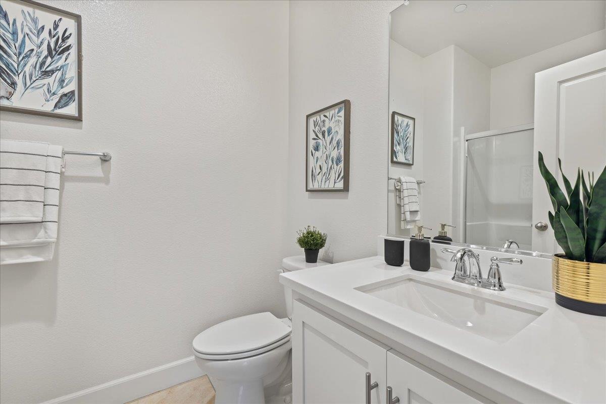 Detail Gallery Image 11 of 39 For 5669 Coffeeberry Rd, Newark,  CA 94560 - 3 Beds | 3/1 Baths