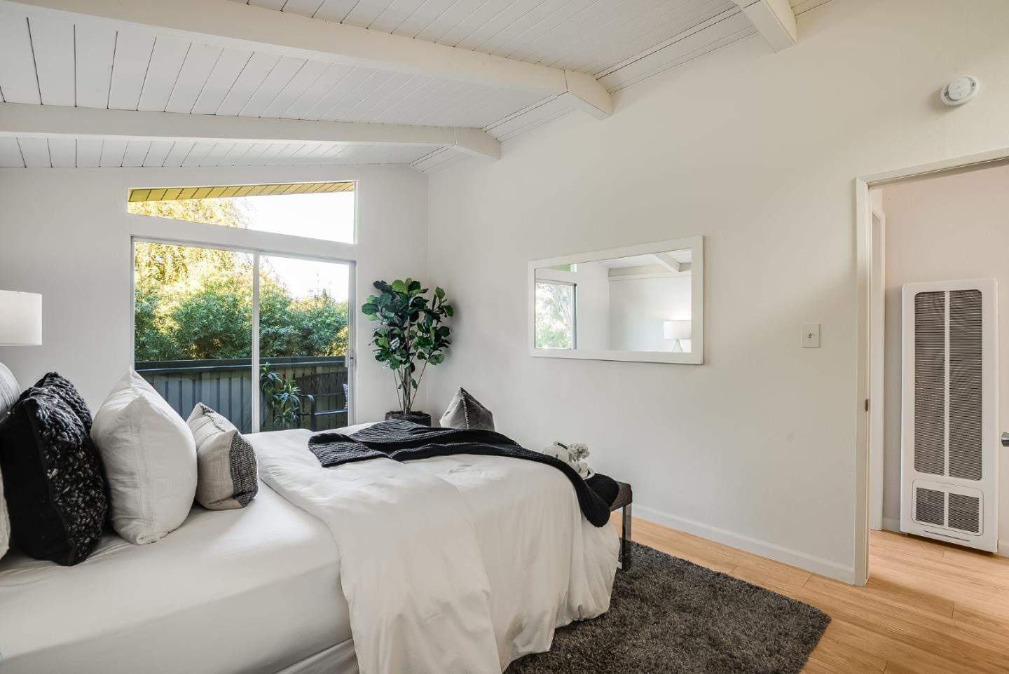 Detail Gallery Image 16 of 24 For 278 Monroe Dr #15,  Mountain View,  CA 94040 - 2 Beds | 1 Baths