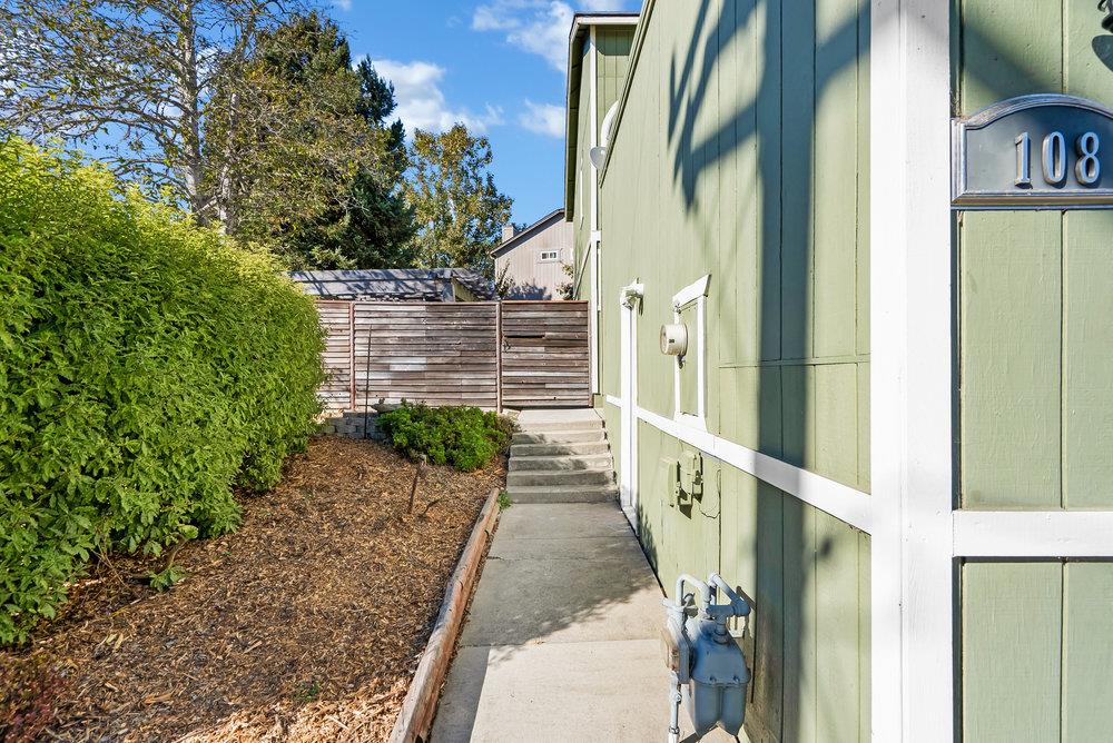 Detail Gallery Image 7 of 54 For 108 Diamond Dr, Watsonville,  CA 95076 - 2 Beds | 2/1 Baths