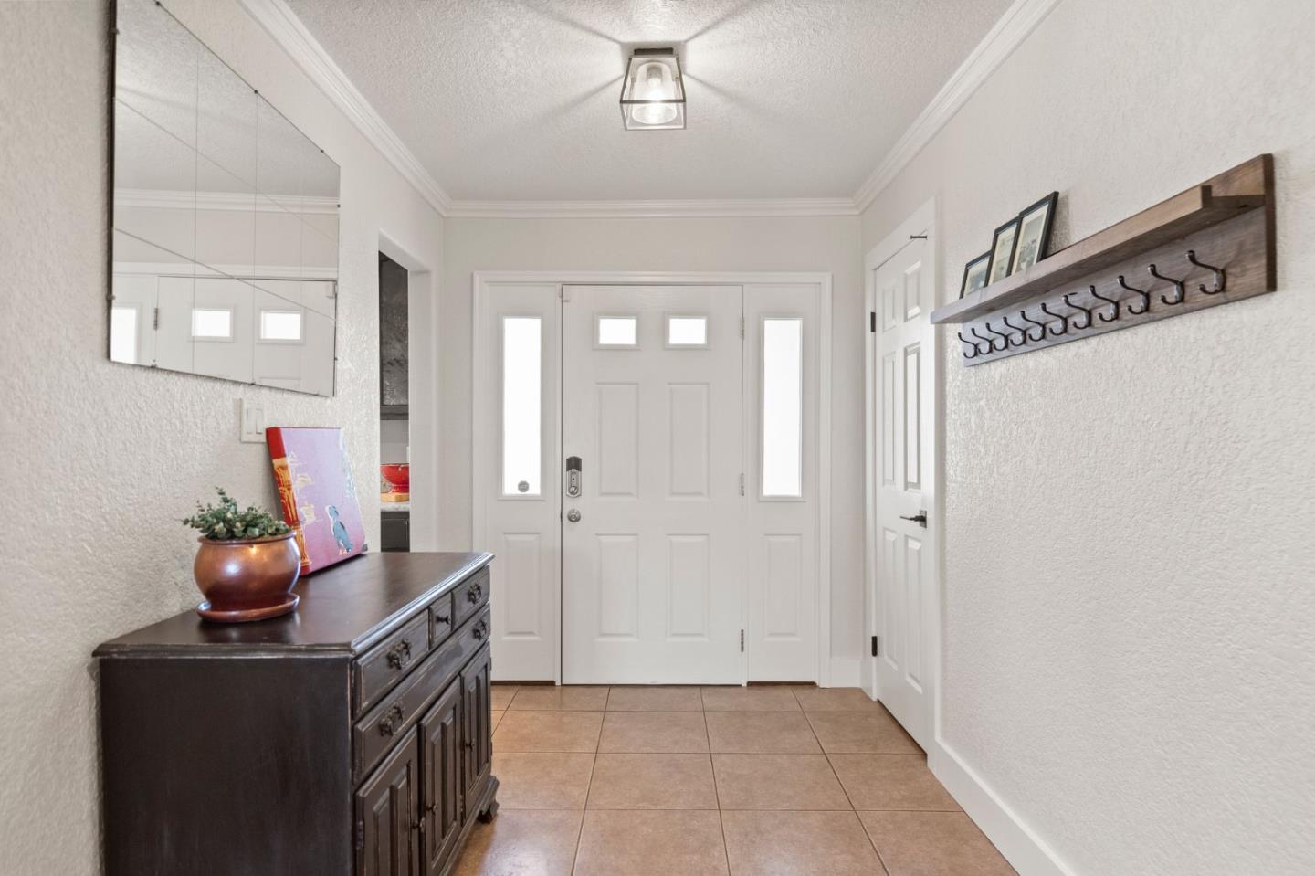 Detail Gallery Image 5 of 45 For 5679 Comanche Dr, San Jose,  CA 95123 - 3 Beds | 2 Baths