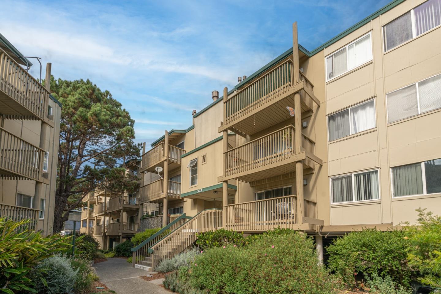 Detail Gallery Image 22 of 30 For 373 Half Moon Ln #206,  Daly City,  CA 94015 - 2 Beds | 1/1 Baths