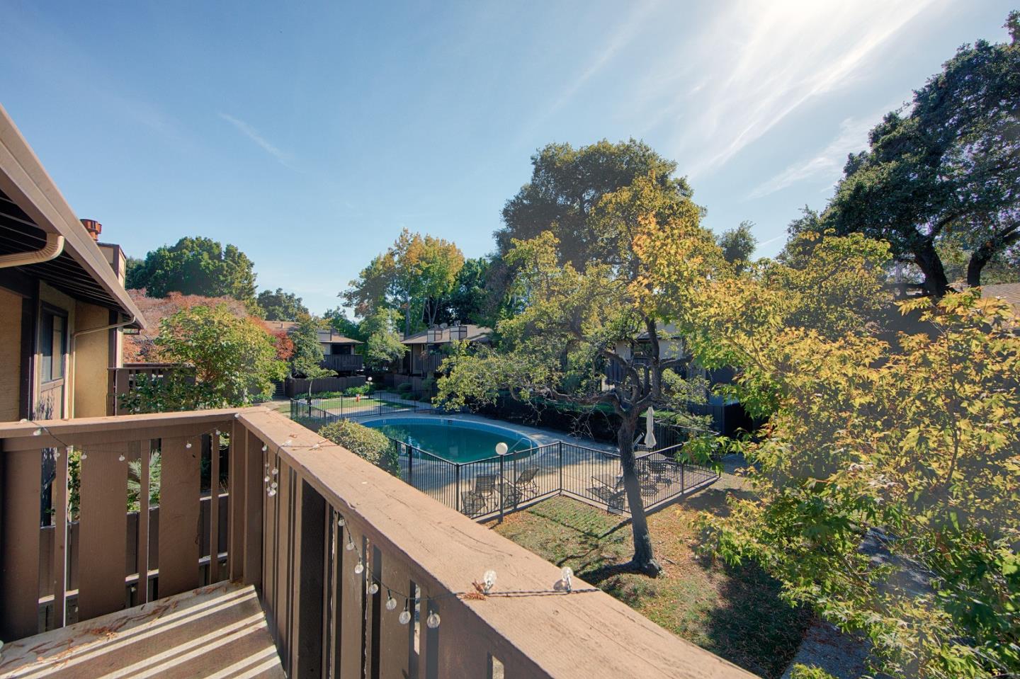 Detail Gallery Image 8 of 28 For 610 Gilbert Ave #14,  Menlo Park,  CA 94025 - 2 Beds | 2 Baths