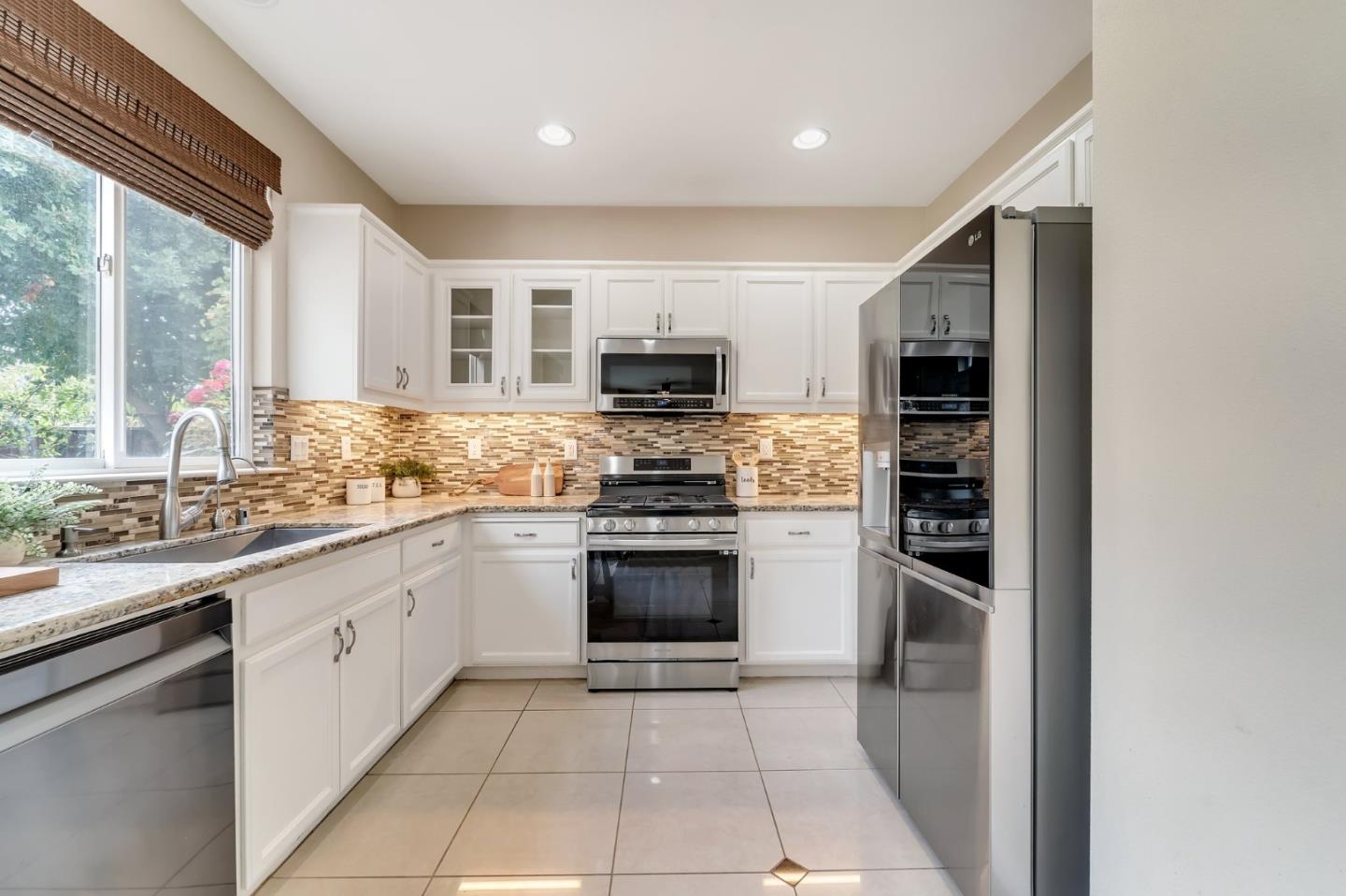 Detail Gallery Image 3 of 53 For 2679 Horseshoe Ct, Livermore,  CA 94551 - 4 Beds | 2/1 Baths