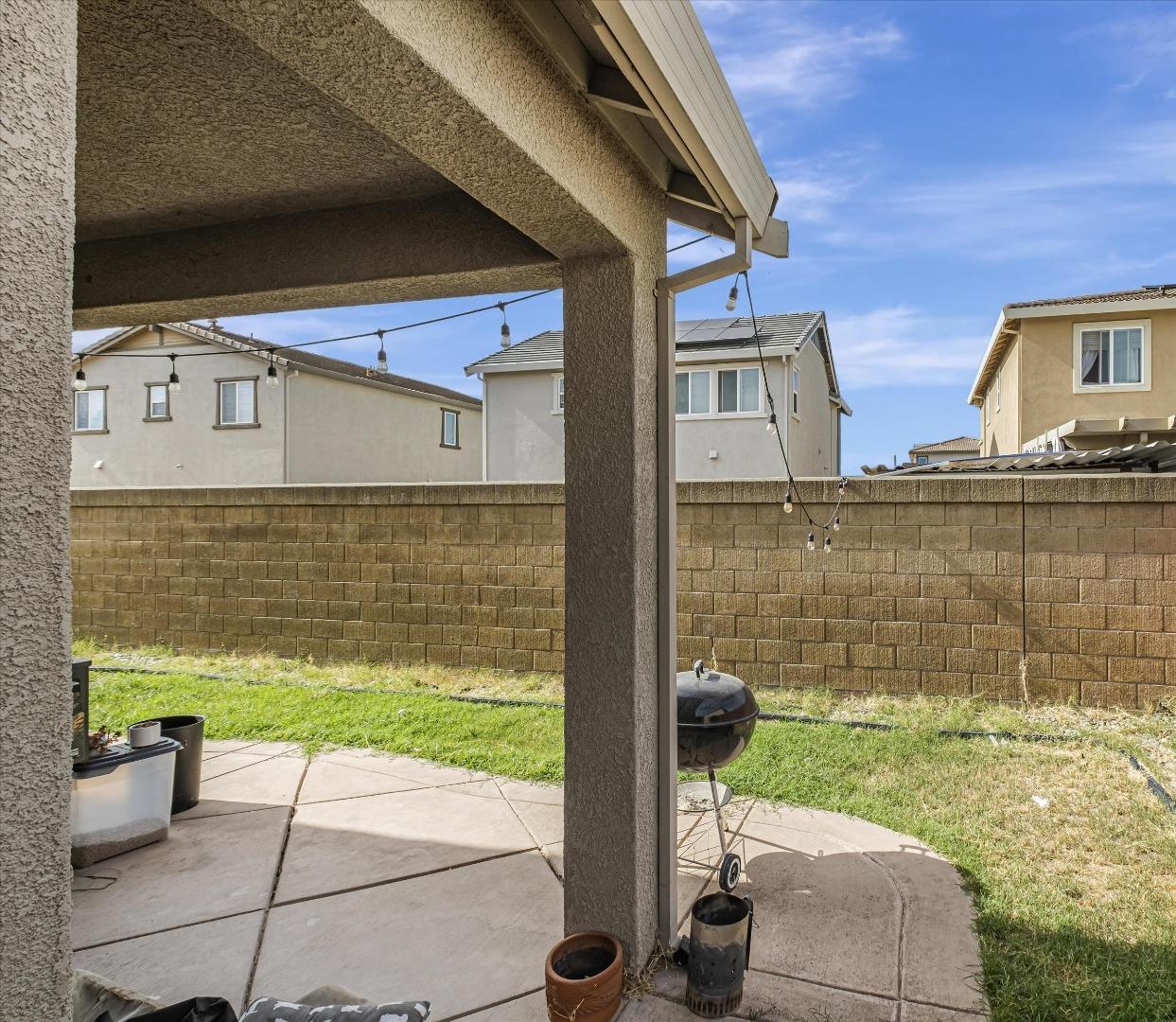 Detail Gallery Image 13 of 15 For 8564 Hawley Way, Elk Grove,  CA 95624 - 3 Beds | 2 Baths