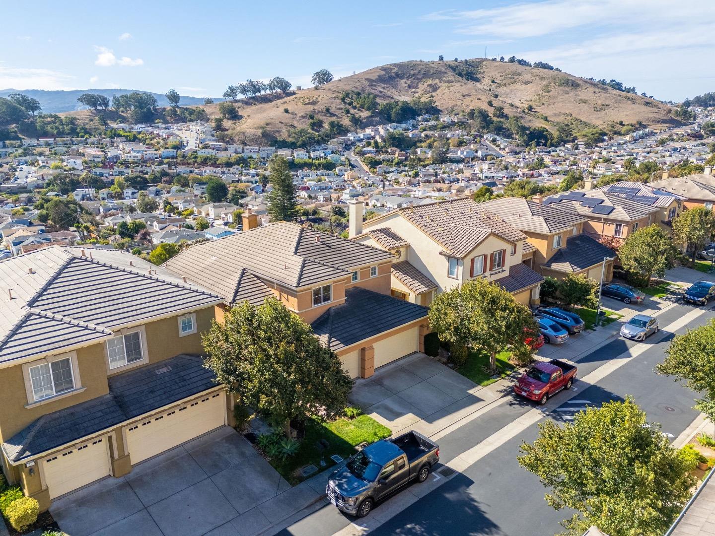 Detail Gallery Image 6 of 83 For 15 Viola St, South San Francisco,  CA 94080 - 4 Beds | 3/1 Baths