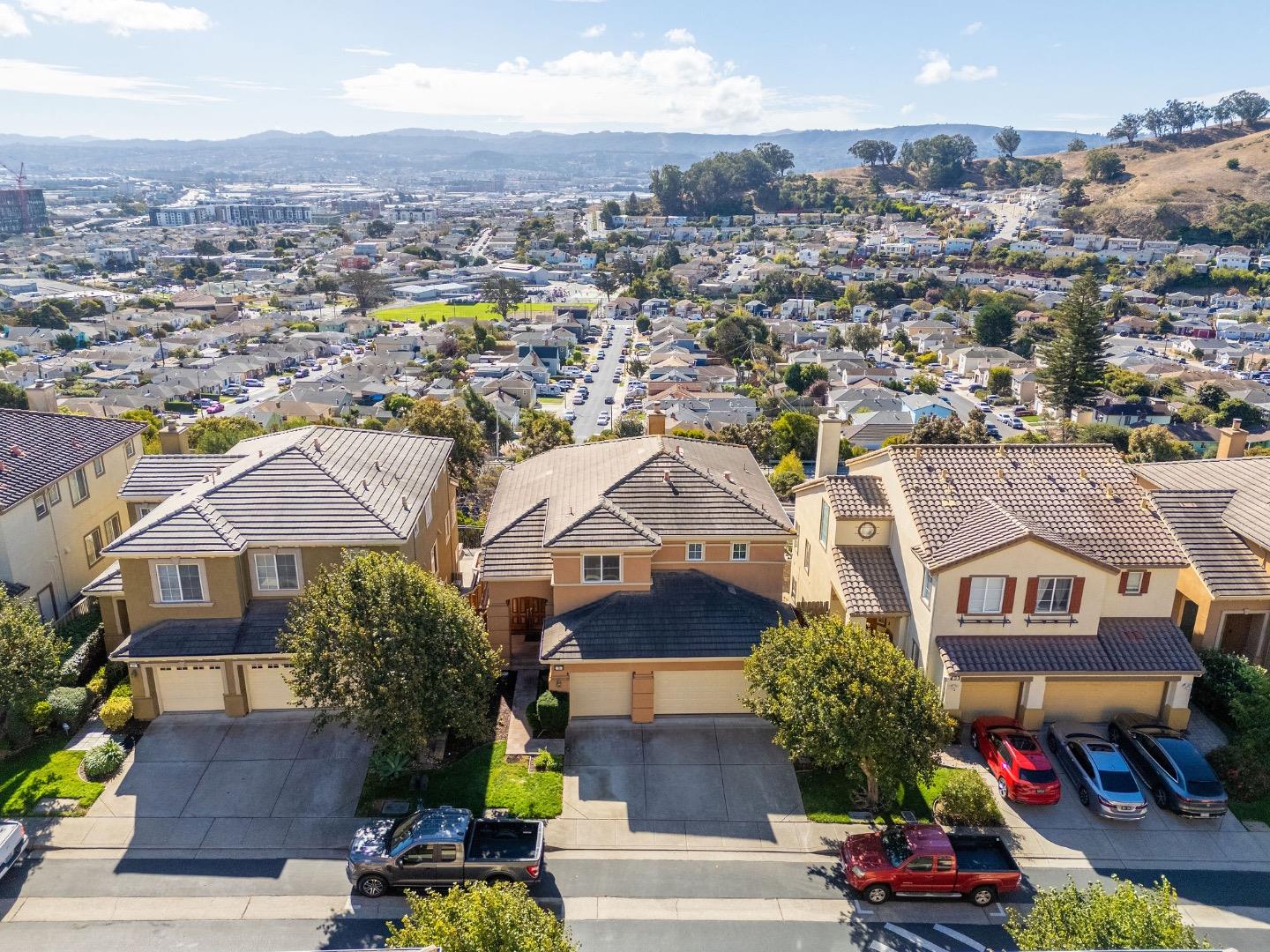 Detail Gallery Image 7 of 83 For 15 Viola St, South San Francisco,  CA 94080 - 4 Beds | 3/1 Baths