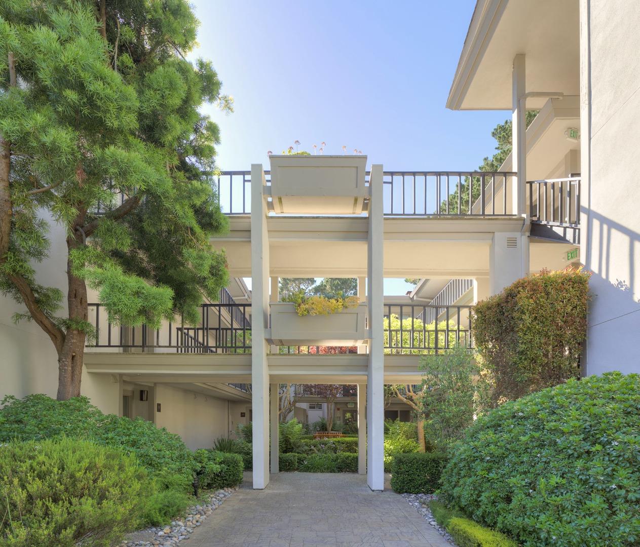 Detail Gallery Image 25 of 27 For 31 Ocean Pines Ln #31,  Pebble Beach,  CA 93953 - 2 Beds | 2 Baths