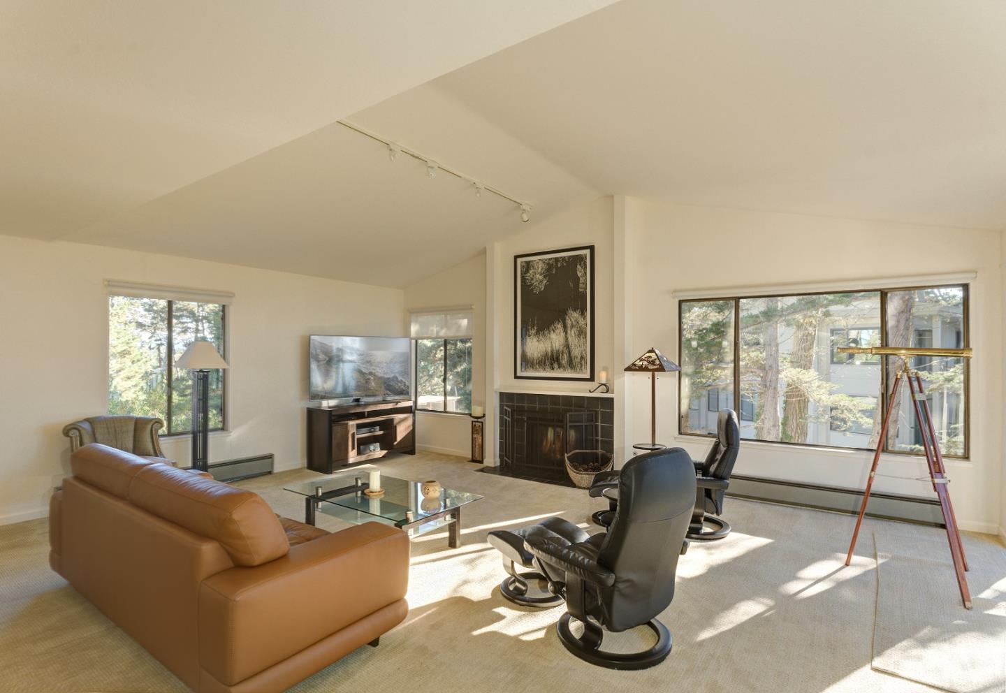 Detail Gallery Image 6 of 27 For 31 Ocean Pines Ln #31,  Pebble Beach,  CA 93953 - 2 Beds | 2 Baths