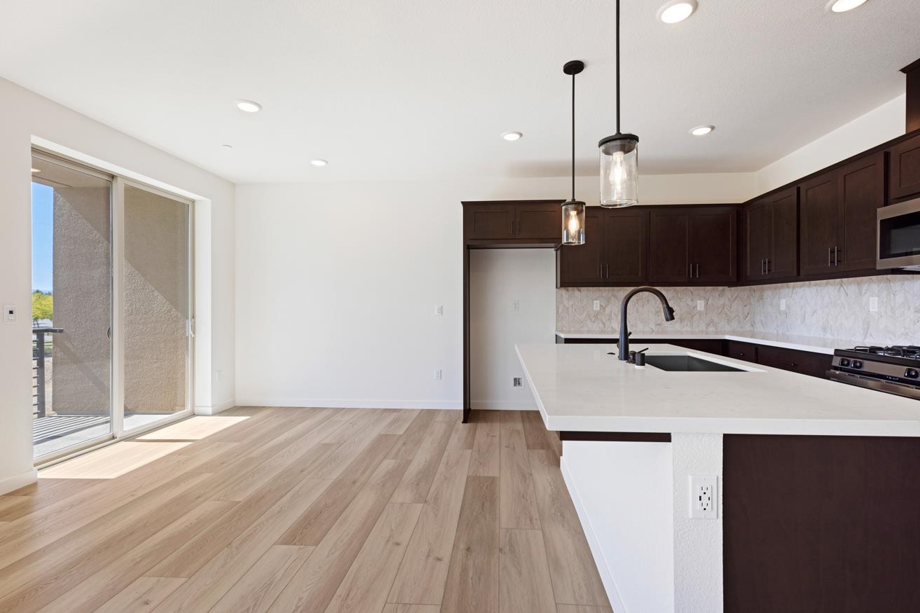 Detail Gallery Image 6 of 19 For 6650 Optimum Loop, San Jose,  CA 95119 - 2 Beds | 2 Baths