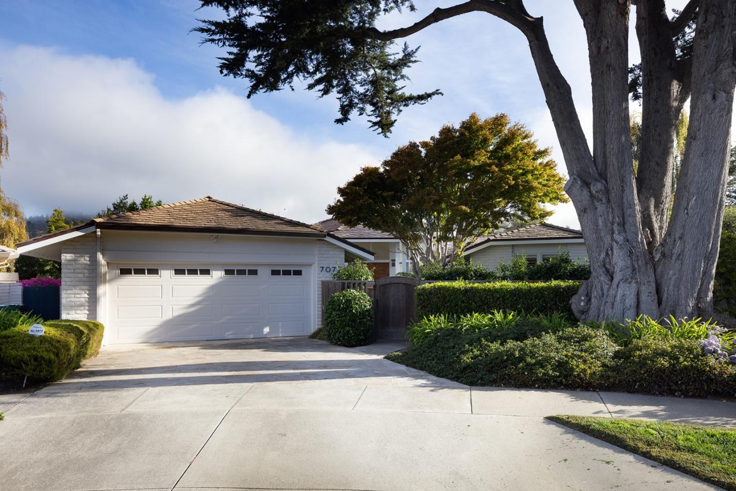 Detail Gallery Image 5 of 29 For 7077 Fairway Pl, Carmel Valley,  CA 93923 - 3 Beds | 3 Baths