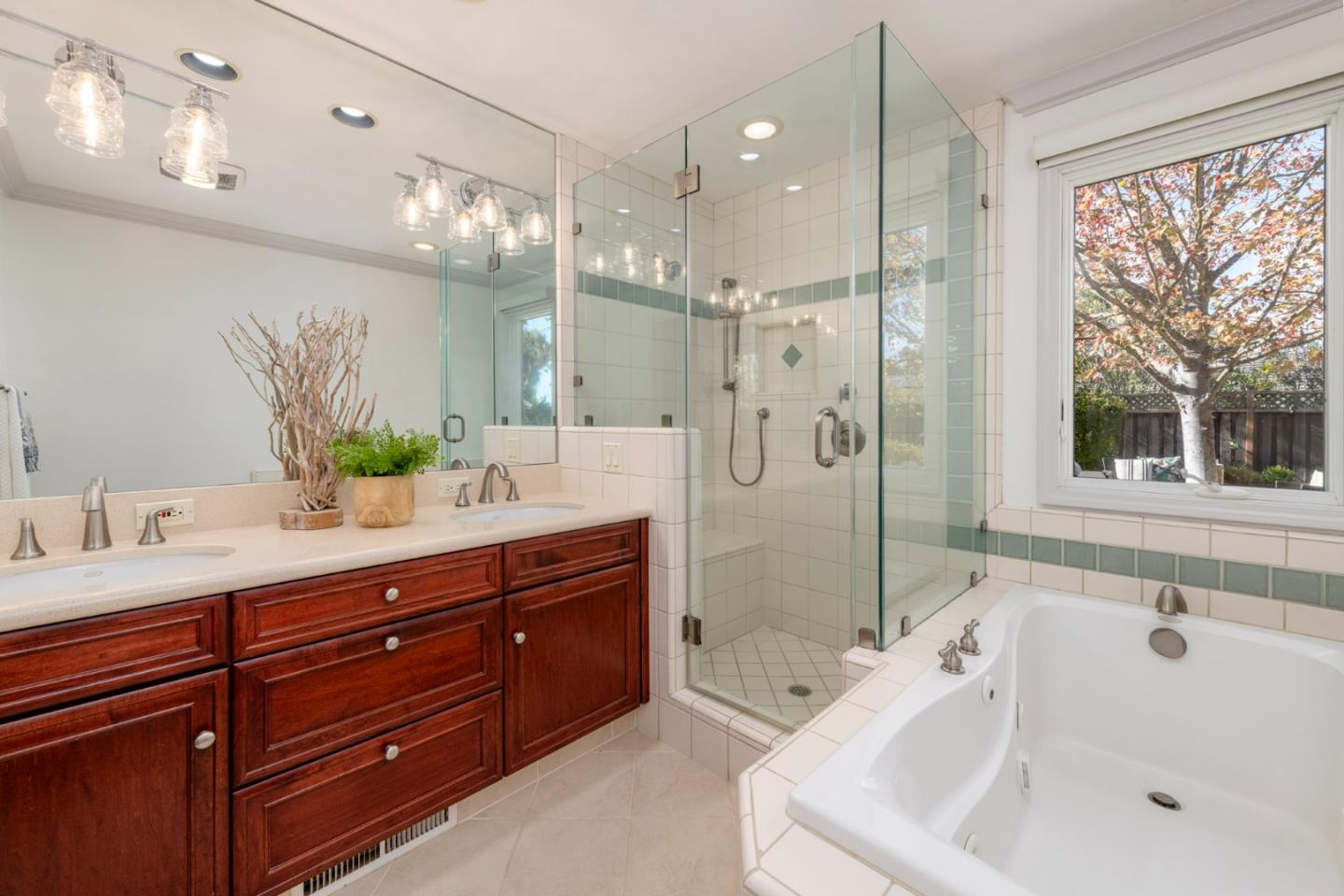 Detail Gallery Image 31 of 41 For 1888 Miramonte Ave, Mountain View,  CA 94040 - 5 Beds | 2/1 Baths