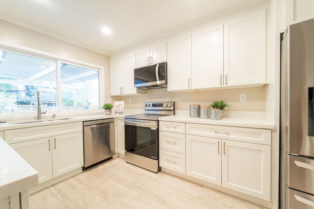 Detail Gallery Image 10 of 66 For 1430 Villa Dr, Los Altos,  CA 94024 - 4 Beds | 2/1 Baths