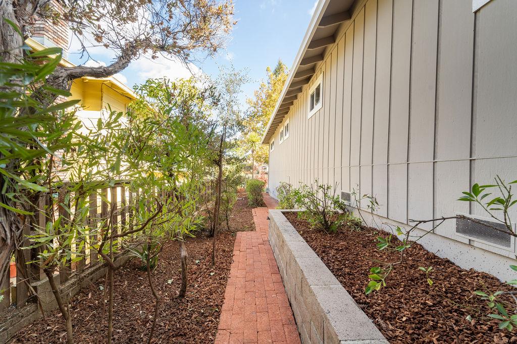 Detail Gallery Image 55 of 66 For 1430 Villa Dr, Los Altos,  CA 94024 - 4 Beds | 2/1 Baths