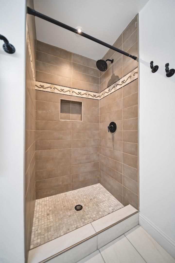 Detail Gallery Image 16 of 32 For 2197 Inman Way, San Jose,  CA 95122 - 5 Beds | 2/1 Baths