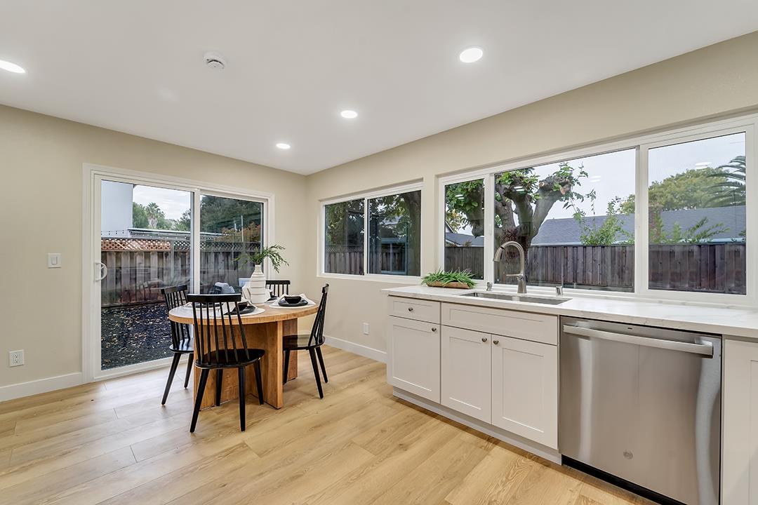 Detail Gallery Image 12 of 30 For 6093 Larchmont Dr, San Jose,  CA 95123 - 4 Beds | 2 Baths