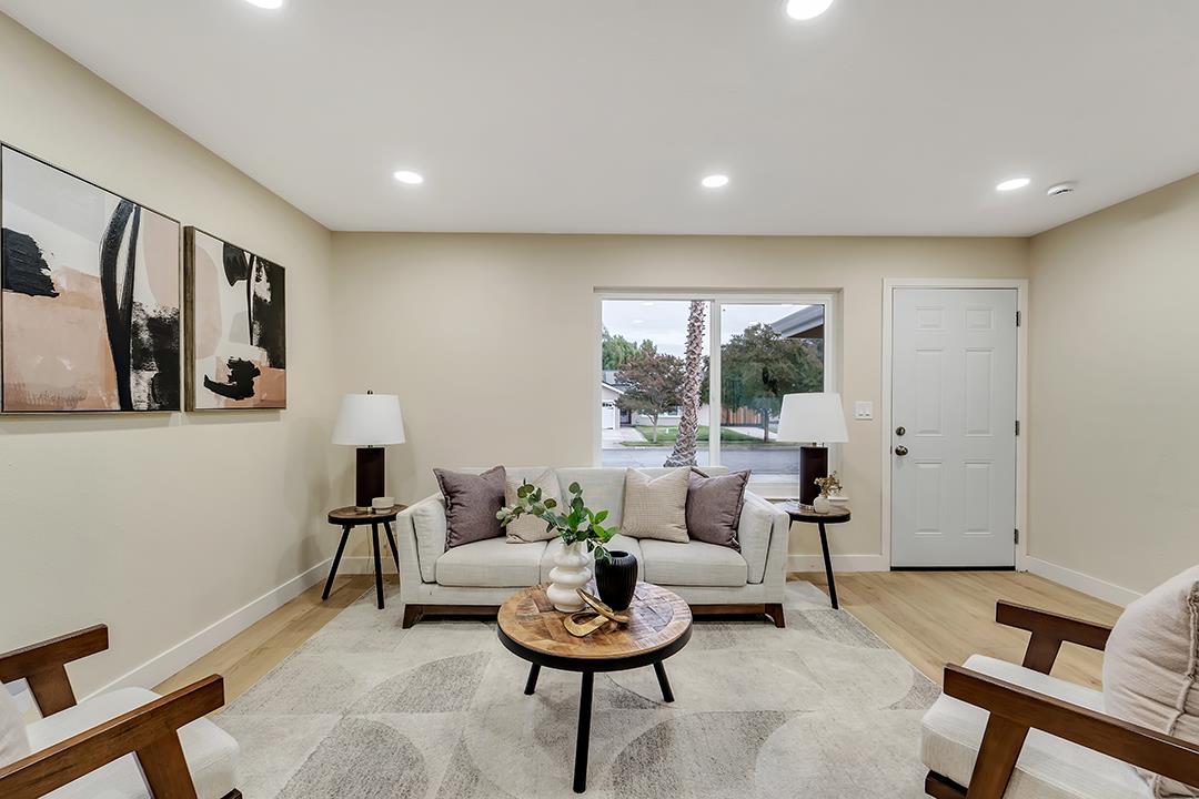 Detail Gallery Image 7 of 30 For 6093 Larchmont Dr, San Jose,  CA 95123 - 4 Beds | 2 Baths