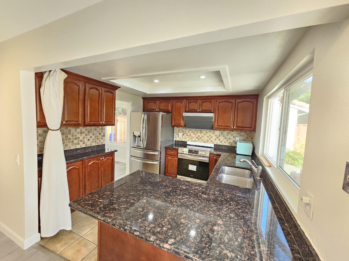 Detail Gallery Image 7 of 35 For 6254 Quartz Pl, Newark,  CA 94560 - 4 Beds | 3 Baths