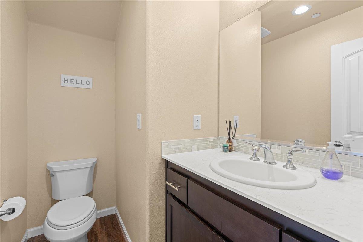 Detail Gallery Image 12 of 22 For 280 Springtime Cir, Hollister,  CA 95023 - 3 Beds | 2/1 Baths