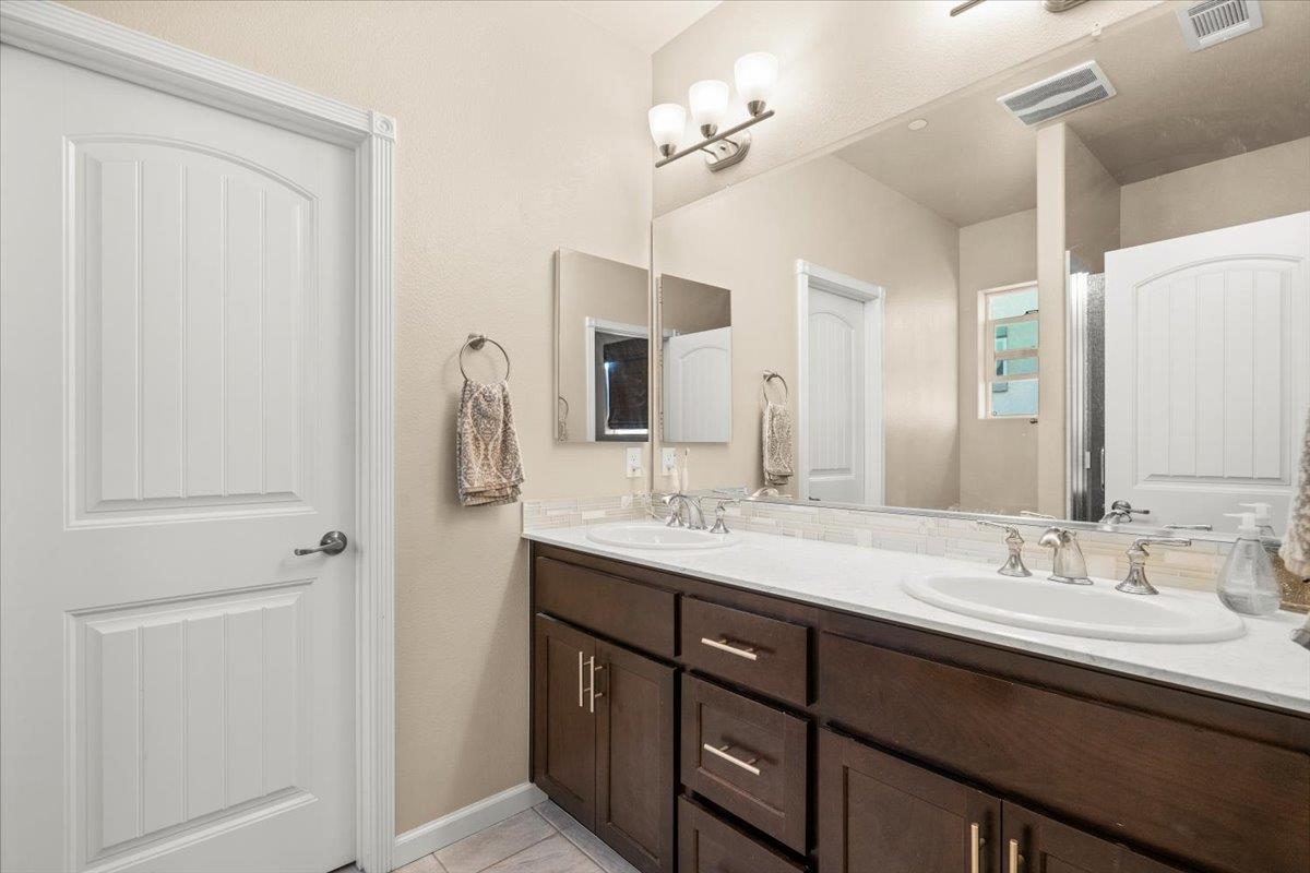 Detail Gallery Image 15 of 22 For 280 Springtime Cir, Hollister,  CA 95023 - 3 Beds | 2/1 Baths