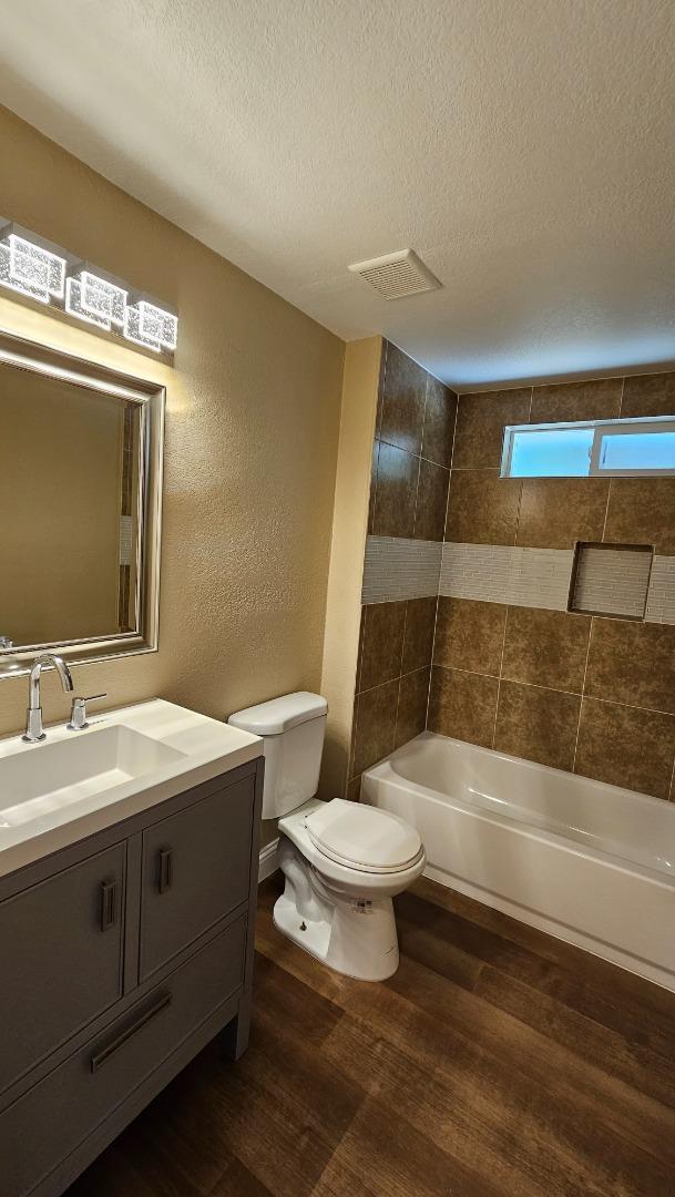 Detail Gallery Image 9 of 13 For 6085 Trigo Ln, Salinas,  CA 93907 - 3 Beds | 2 Baths