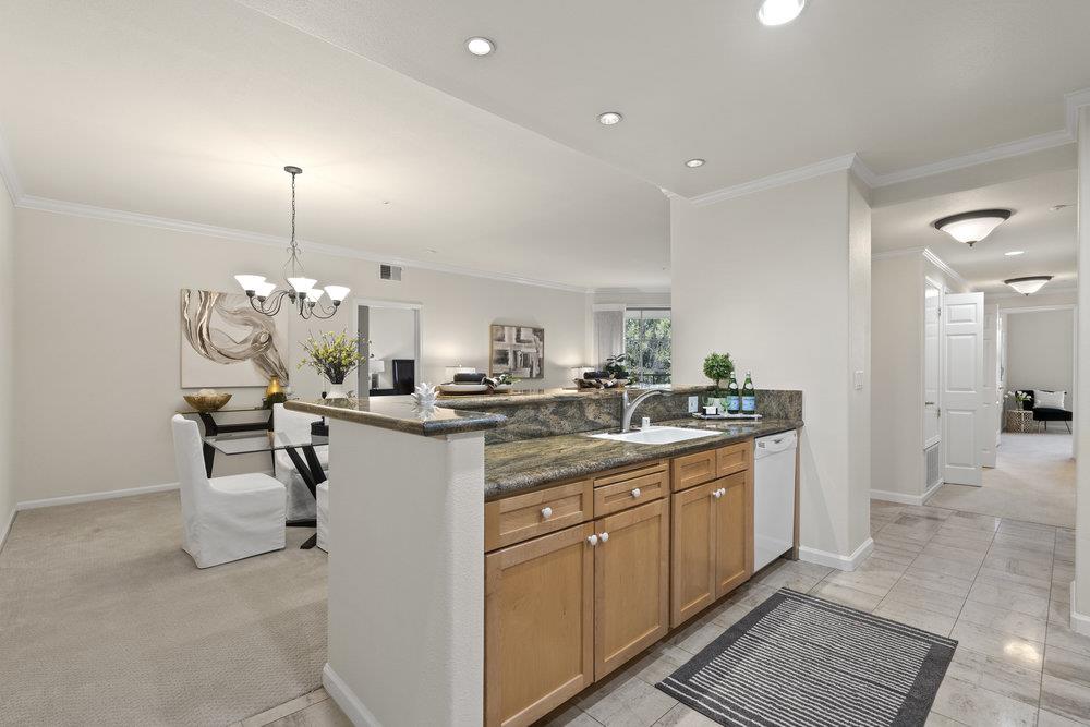 Detail Gallery Image 16 of 49 For 111 Saint Matthews Ave #302,  San Mateo,  CA 94401 - 3 Beds | 2 Baths