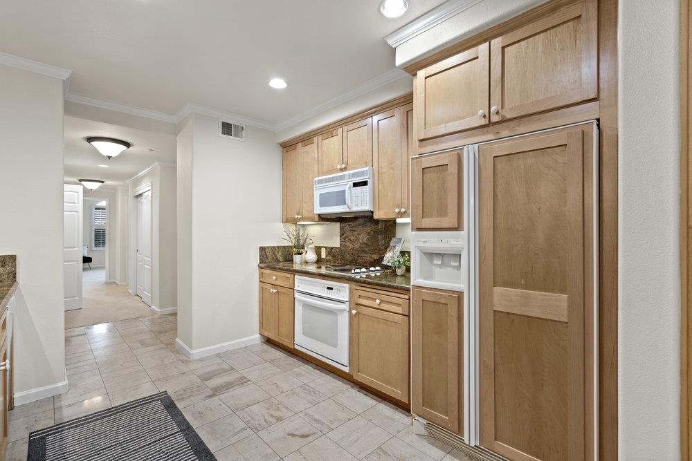 Detail Gallery Image 17 of 49 For 111 Saint Matthews Ave #302,  San Mateo,  CA 94401 - 3 Beds | 2 Baths