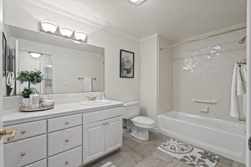 Detail Gallery Image 23 of 49 For 111 Saint Matthews Ave #302,  San Mateo,  CA 94401 - 3 Beds | 2 Baths