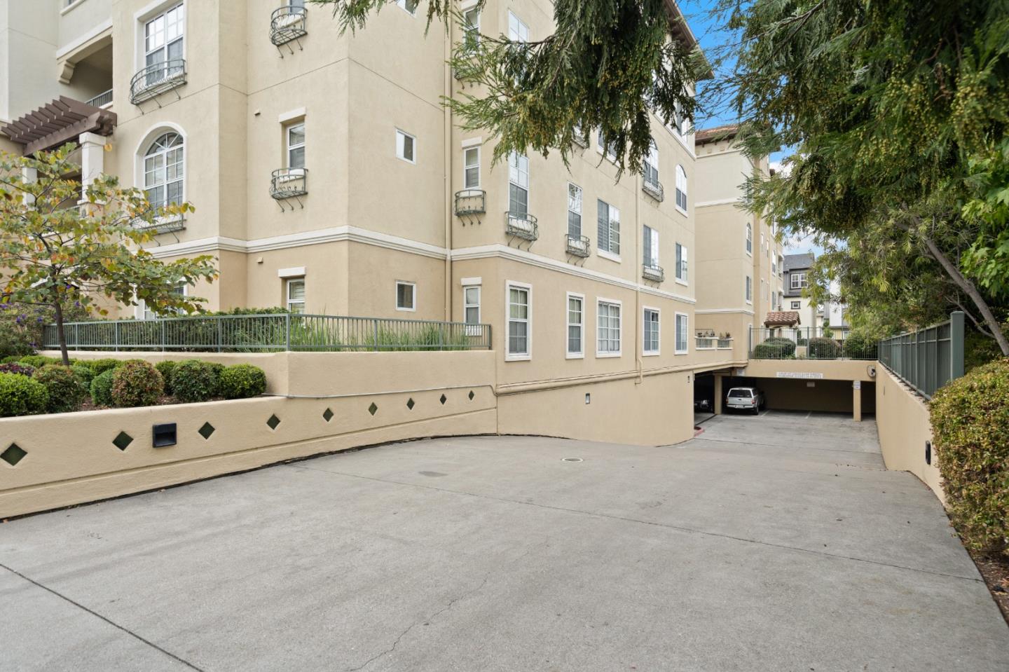 Detail Gallery Image 37 of 49 For 111 Saint Matthews Ave #302,  San Mateo,  CA 94401 - 3 Beds | 2 Baths