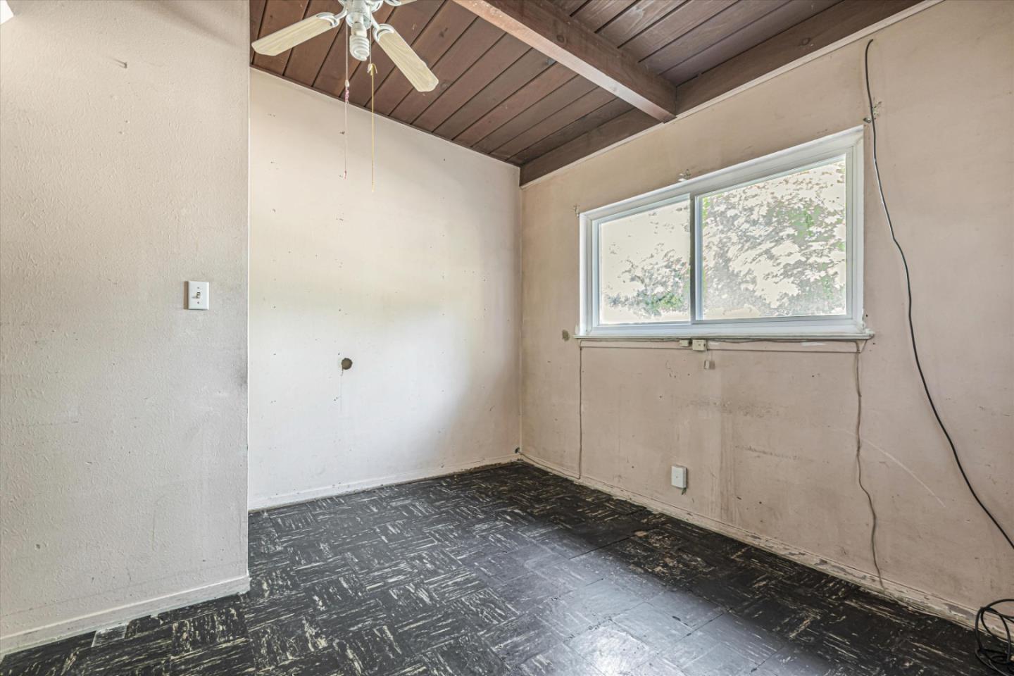 Detail Gallery Image 15 of 28 For 735 Lynwood Ave, Mountain View,  CA 94043 - 4 Beds | 2 Baths