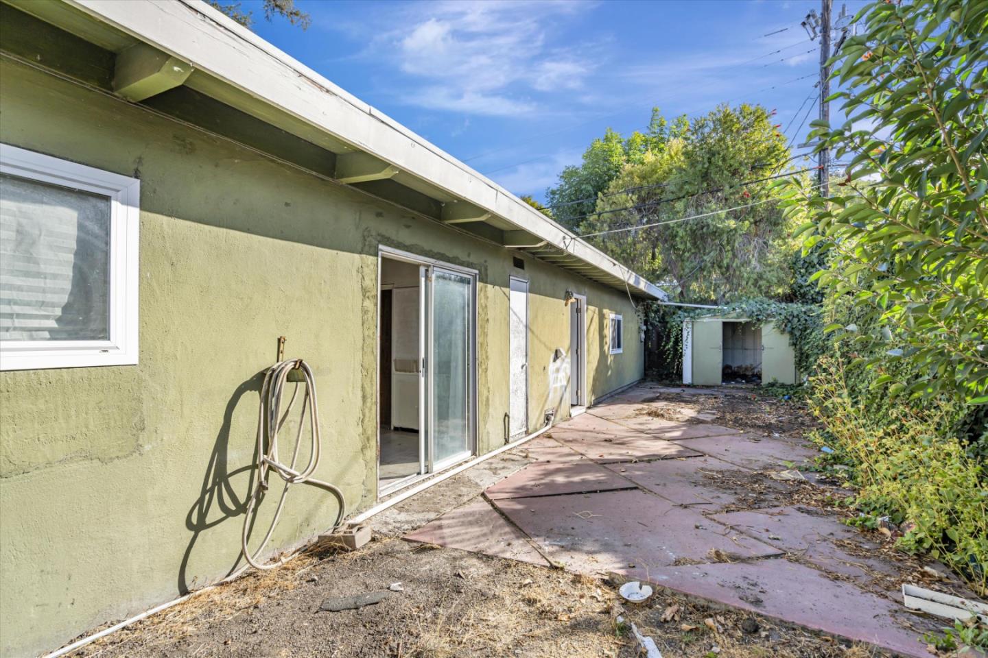 Detail Gallery Image 25 of 28 For 735 Lynwood Ave, Mountain View,  CA 94043 - 4 Beds | 2 Baths