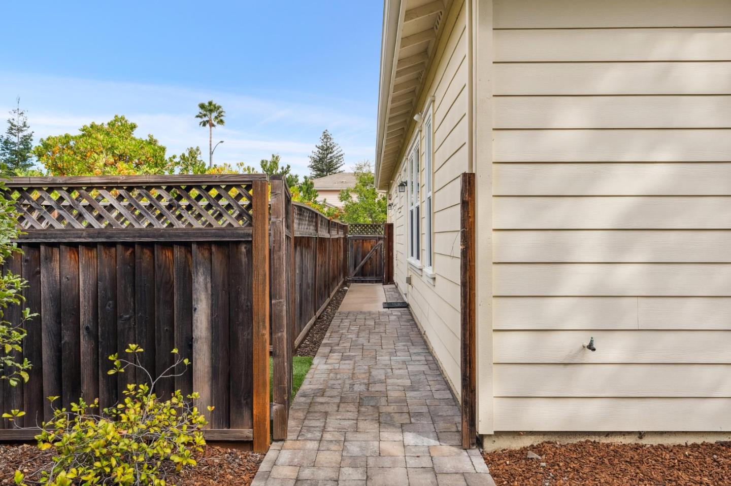 Detail Gallery Image 53 of 68 For 1977 Cambridge Pl, Walnut Creek,  CA 94598 - 5 Beds | 3/1 Baths