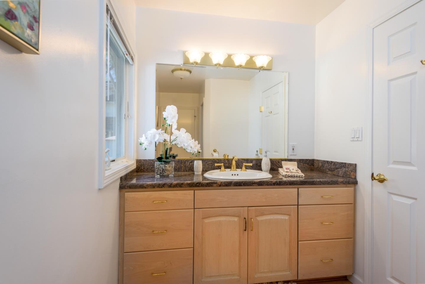 Detail Gallery Image 17 of 41 For 4 Barmetta Way, Atherton,  CA 94027 - 2 Beds | 2/1 Baths